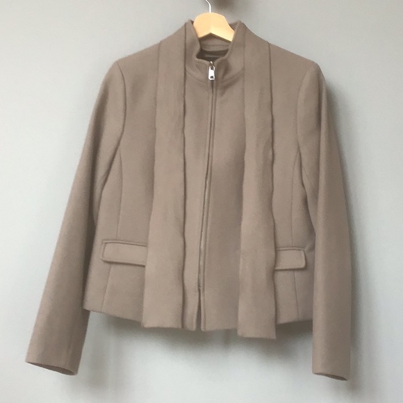 Banana Republic Taupe Wool Jacket with neck tie - Picture 6 of 9